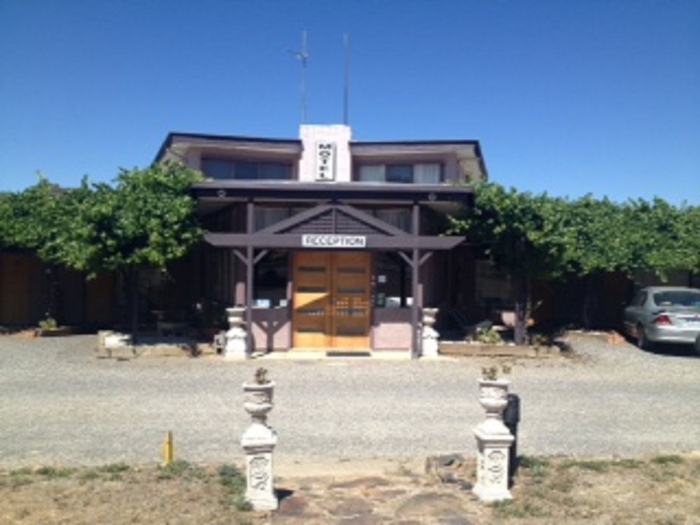 Stawell'S London Motor Inn מראה חיצוני תמונה