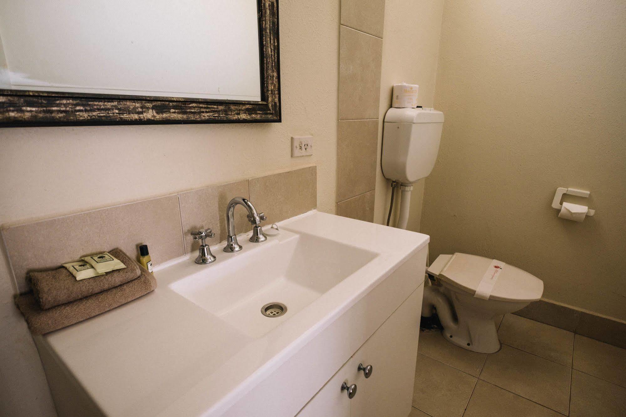 Stawell'S London Motor Inn מראה חיצוני תמונה
