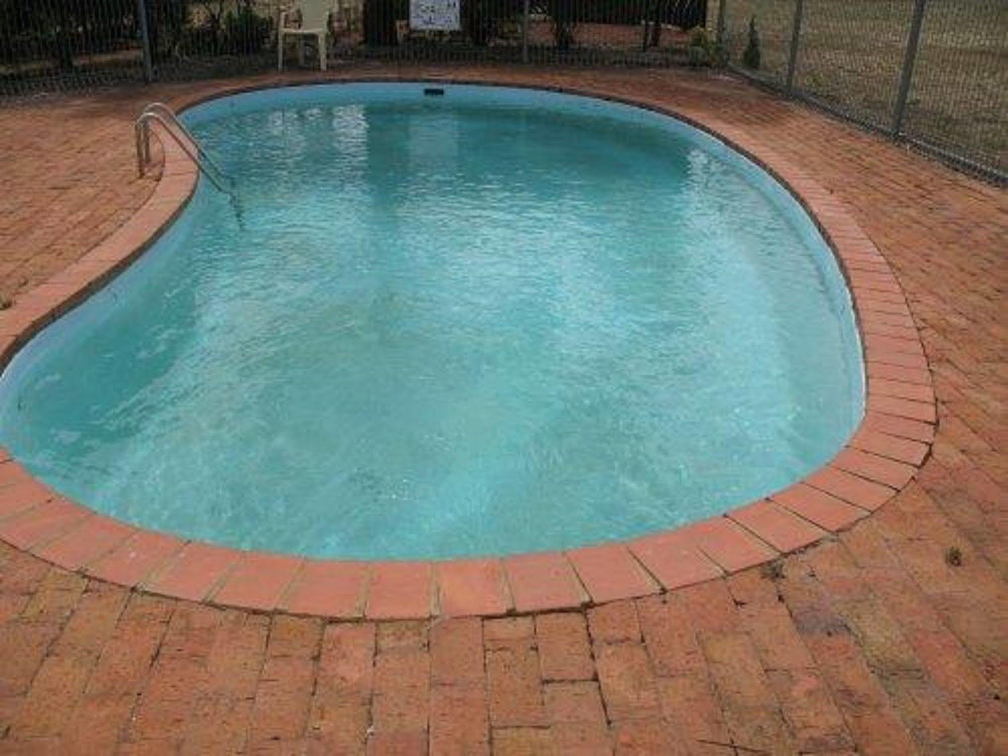 Stawell'S London Motor Inn מראה חיצוני תמונה