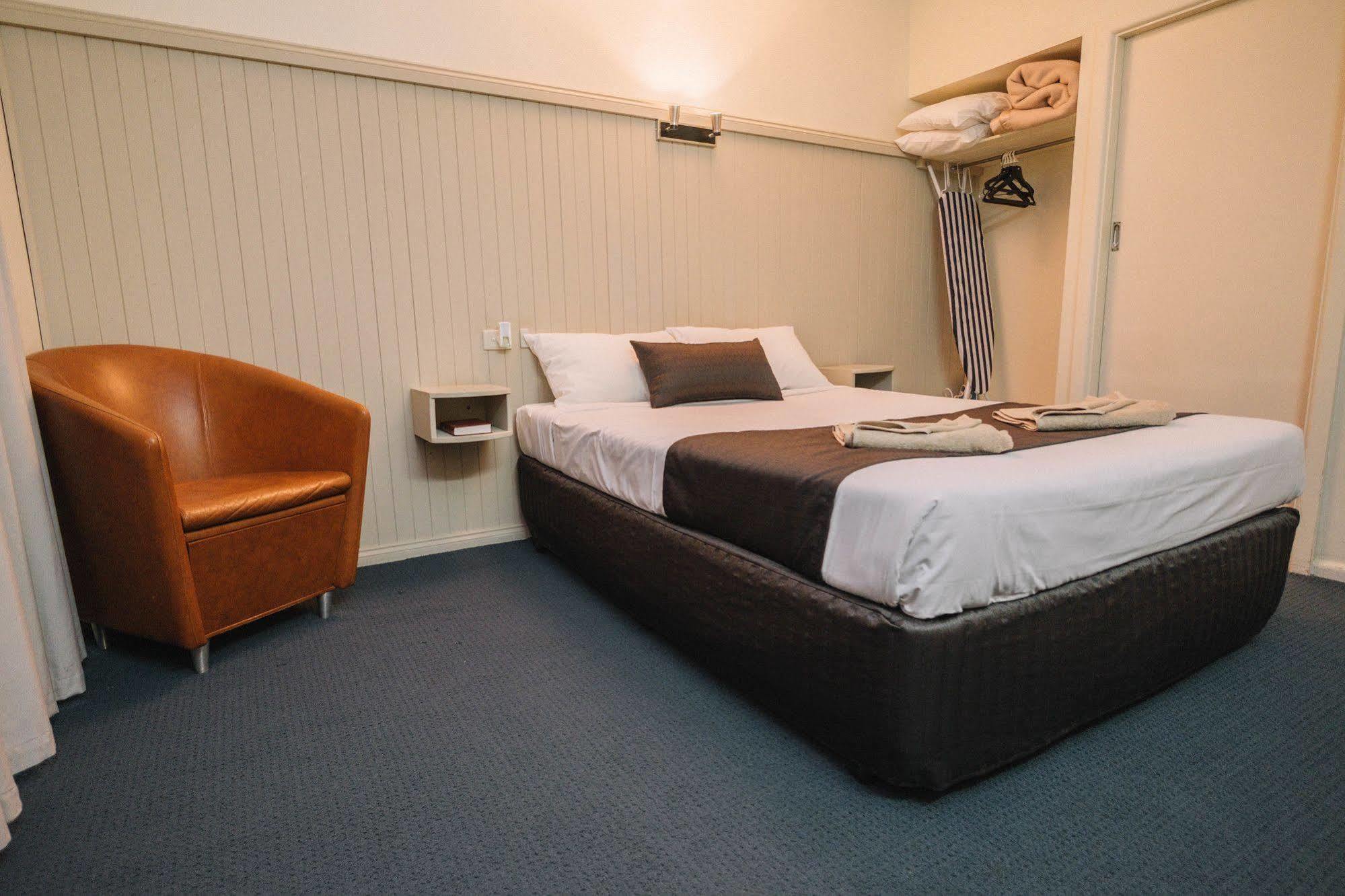 Stawell'S London Motor Inn מראה חיצוני תמונה