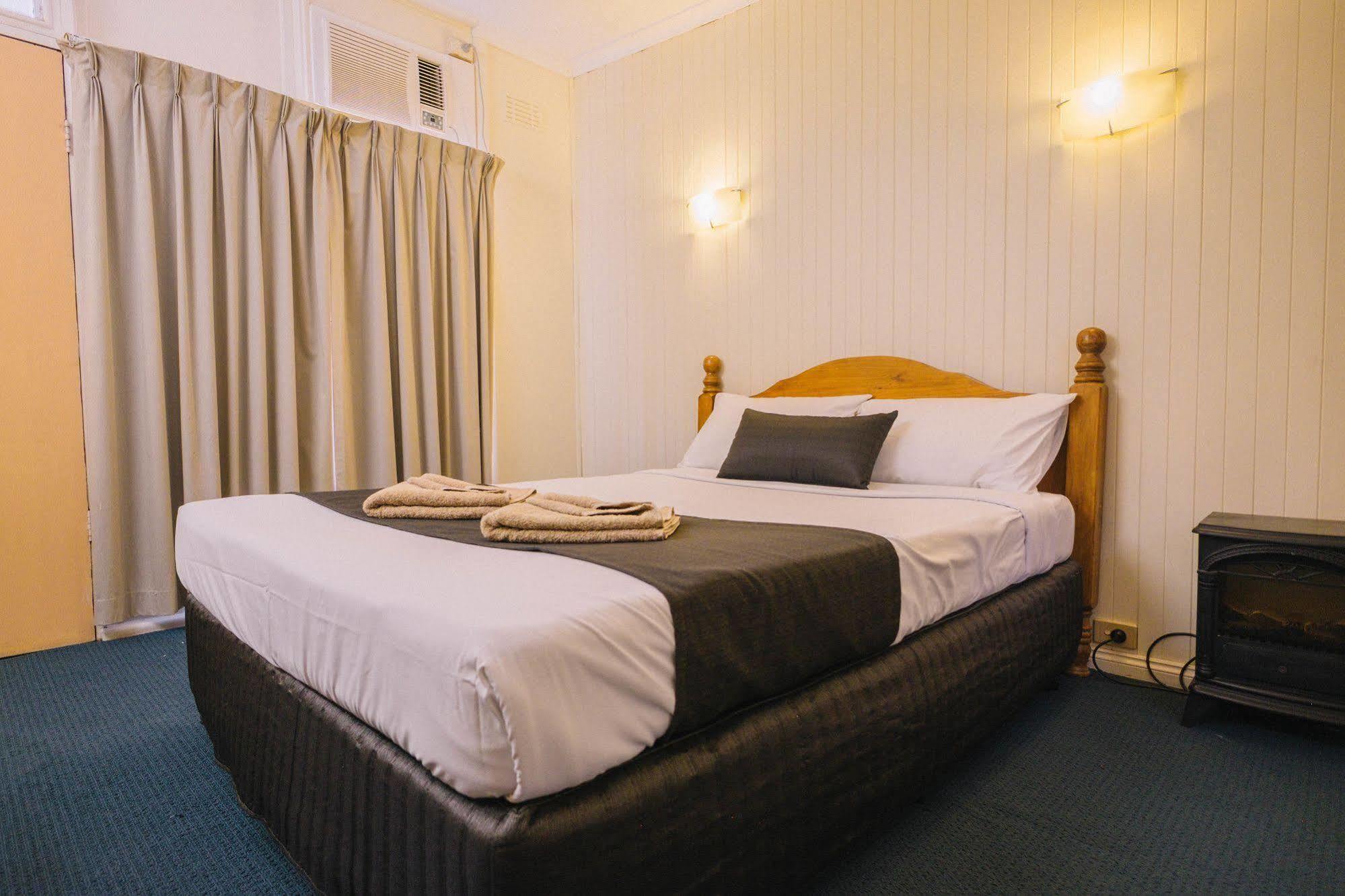 Stawell'S London Motor Inn מראה חיצוני תמונה